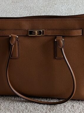 Michael Kors Luggage Leather Shoulder Bag. New With Tag